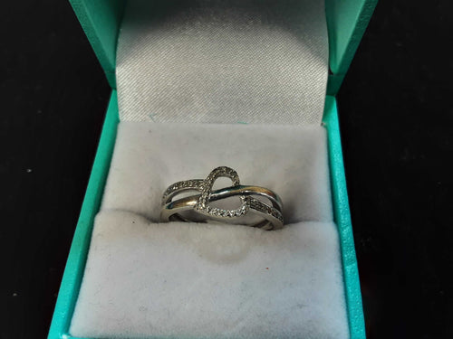 Women's Ring - White Gold 10k (.417) 2.2 grams Size 7