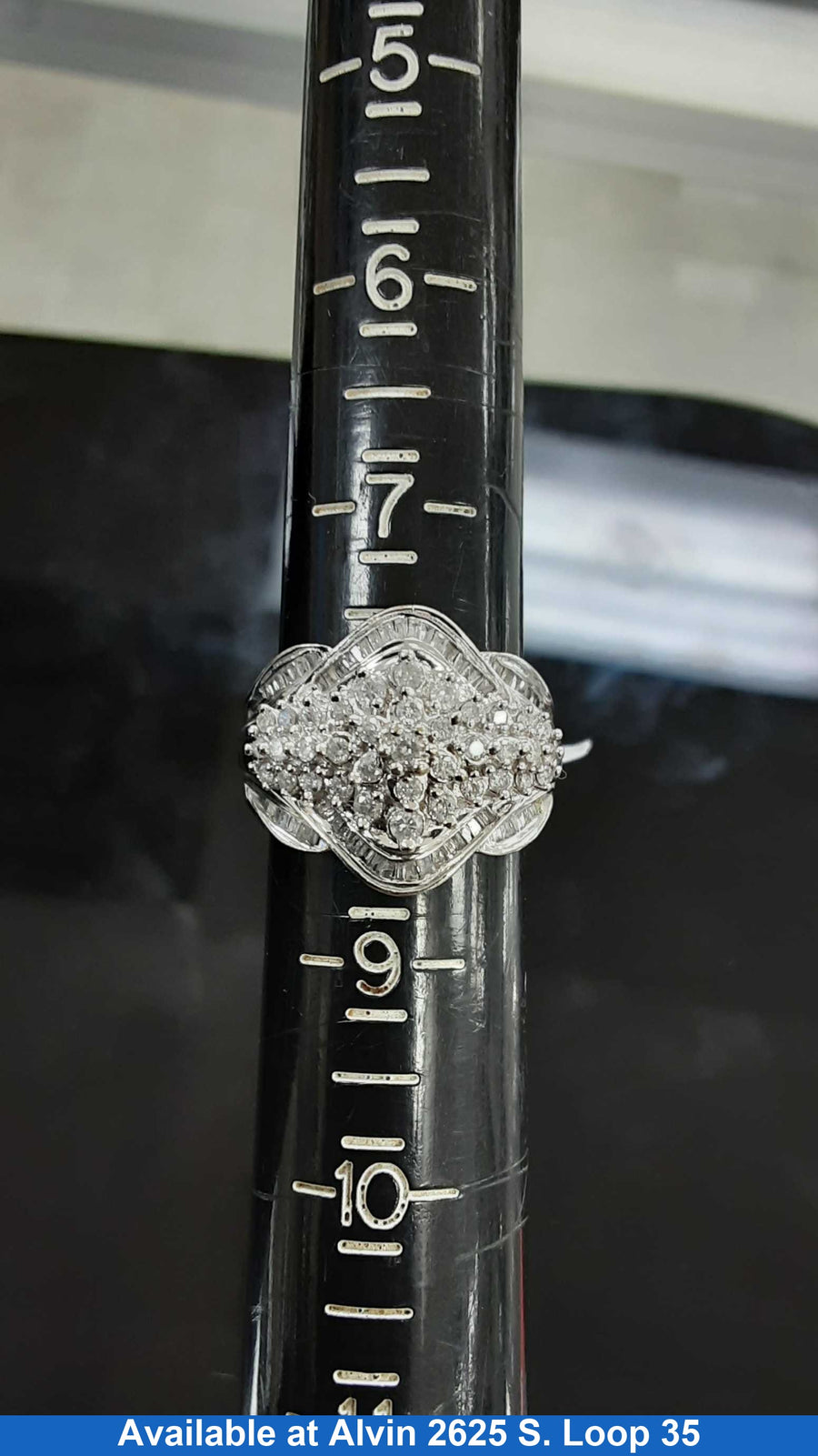 Women's Ring - White Gold 10k (.417) 6.9 grams Size 8