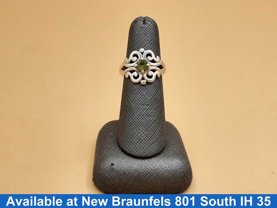 Women's Ring - Solitaire - Silver 5.2 grams Size 8