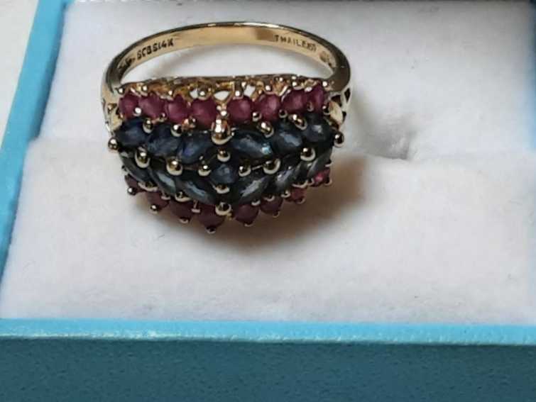 Women's Ring - Yellow Gold 14k (.585) 4 grams Size 7.5