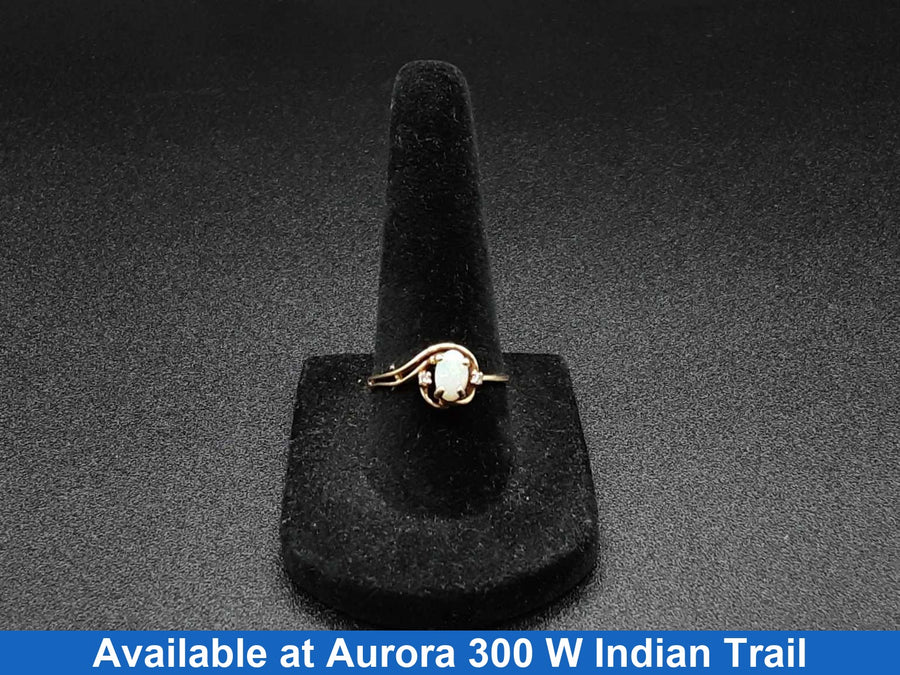 Women's Ring - Yellow Gold 14k (.585) 1.5 grams Size 7