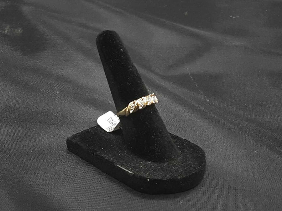 Ring - Wedding Band - Yellow Gold 10k (.417) 1.4 grams Size 5