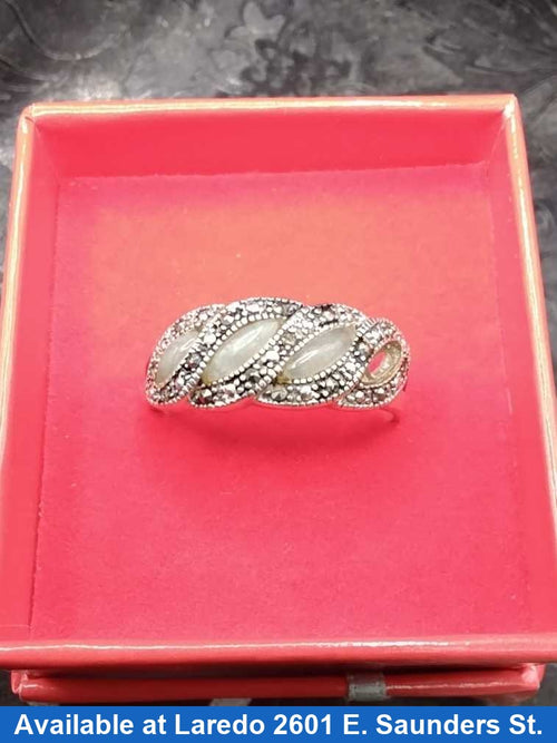 Women's Ring - Silver 4.8 grams Size 8