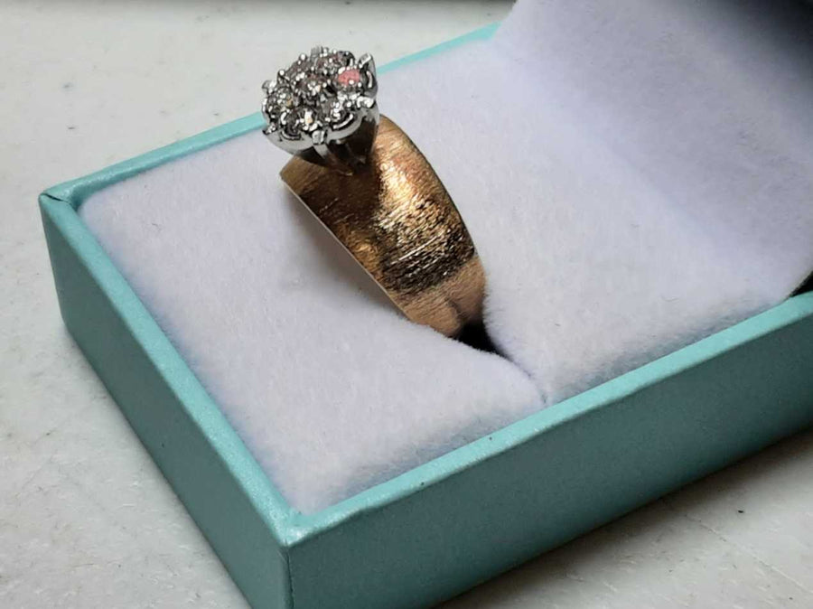 Women's Ring - Yellow Gold 14k (.585) 6.2 grams Size 9.5