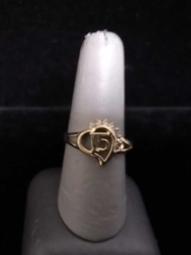 Women's Ring - Yellow Gold 10k (.417) 3.7 grams Size 7