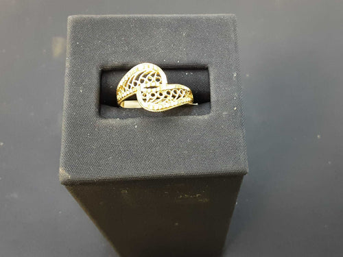 Women's Ring - Yellow Gold 14k (.585) 1.4 grams Size 6.5