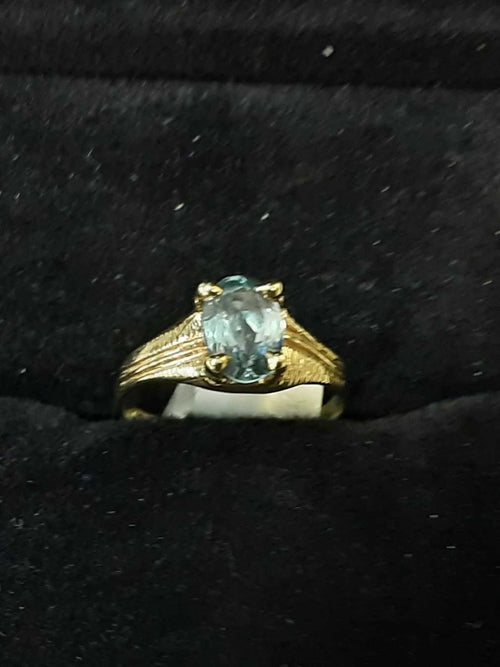 Women's Ring - Yellow Gold 10k (.417) 1.2 grams Size 4