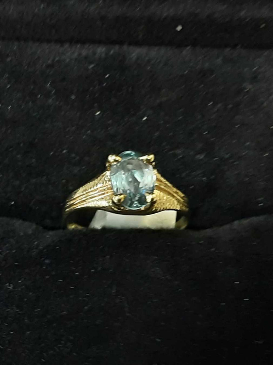 Women's Ring - Yellow Gold 10k (.417) 1.2 grams Size 4