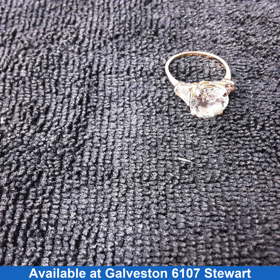 Women's Ring - Yellow Gold 14k (.585) 4 grams Size 6