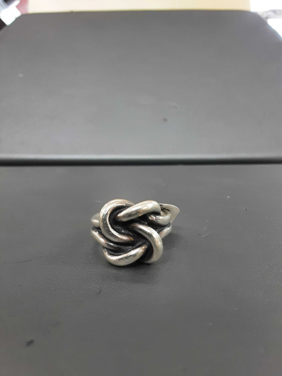 Women's Ring - Silver 13.2 grams Size 9