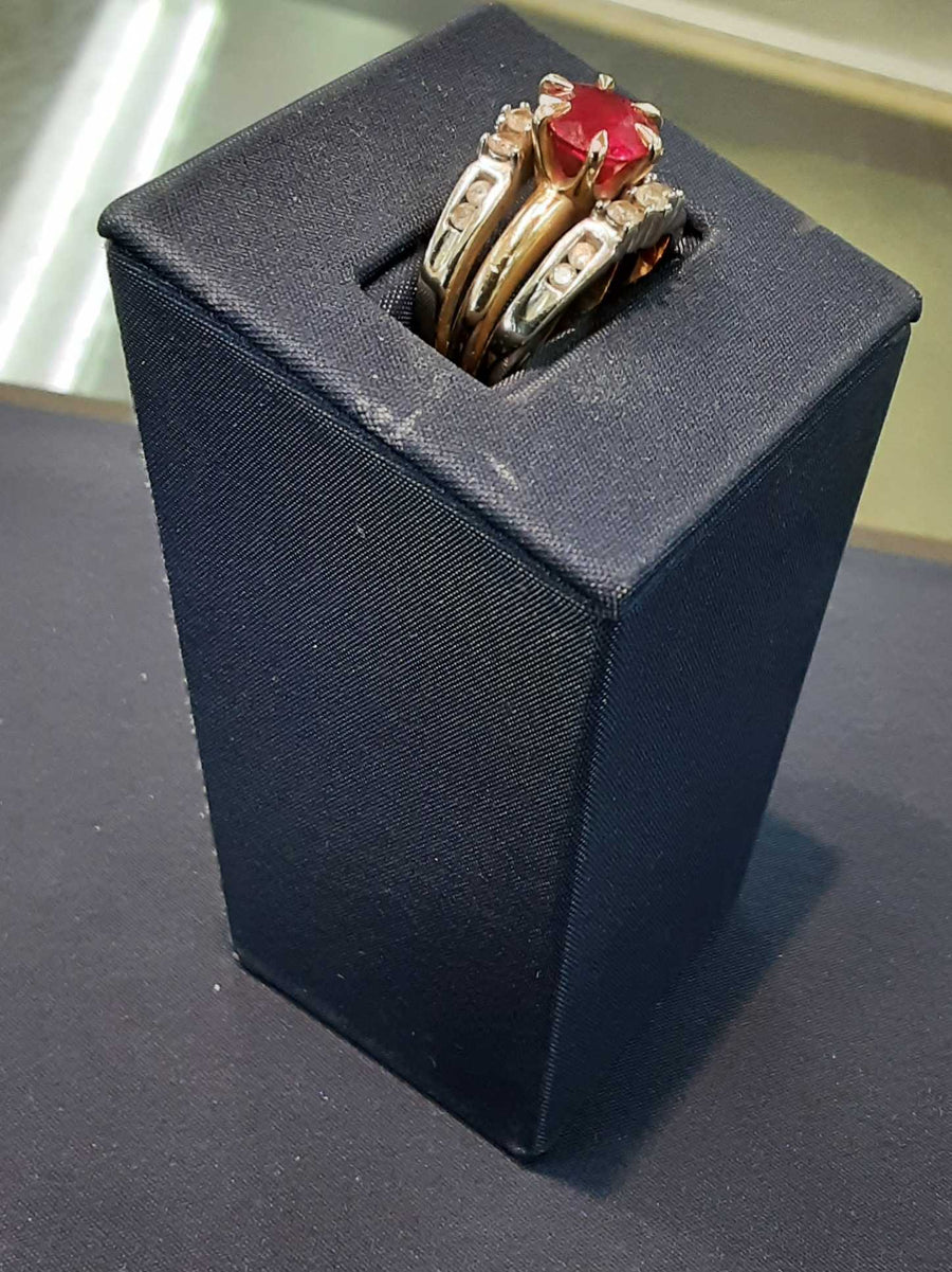 Women's Ring - White Gold 14k (.585) 8.9 grams Size 6.5