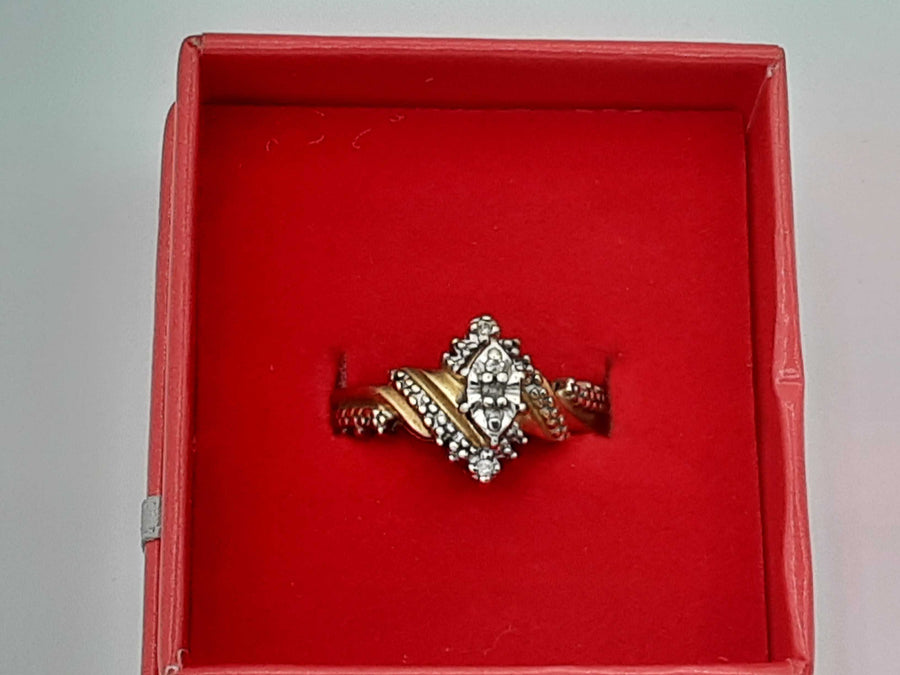 Women's Ring - Yellow Gold 10k (.417) 3.55 grams Size 9