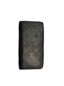Louis Vuitton Zippy Black Wallet