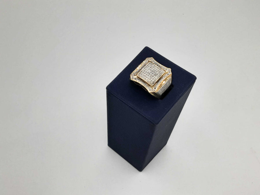 Men's Ring - Yellow Gold 10k (.417) 8 grams Size 10.5