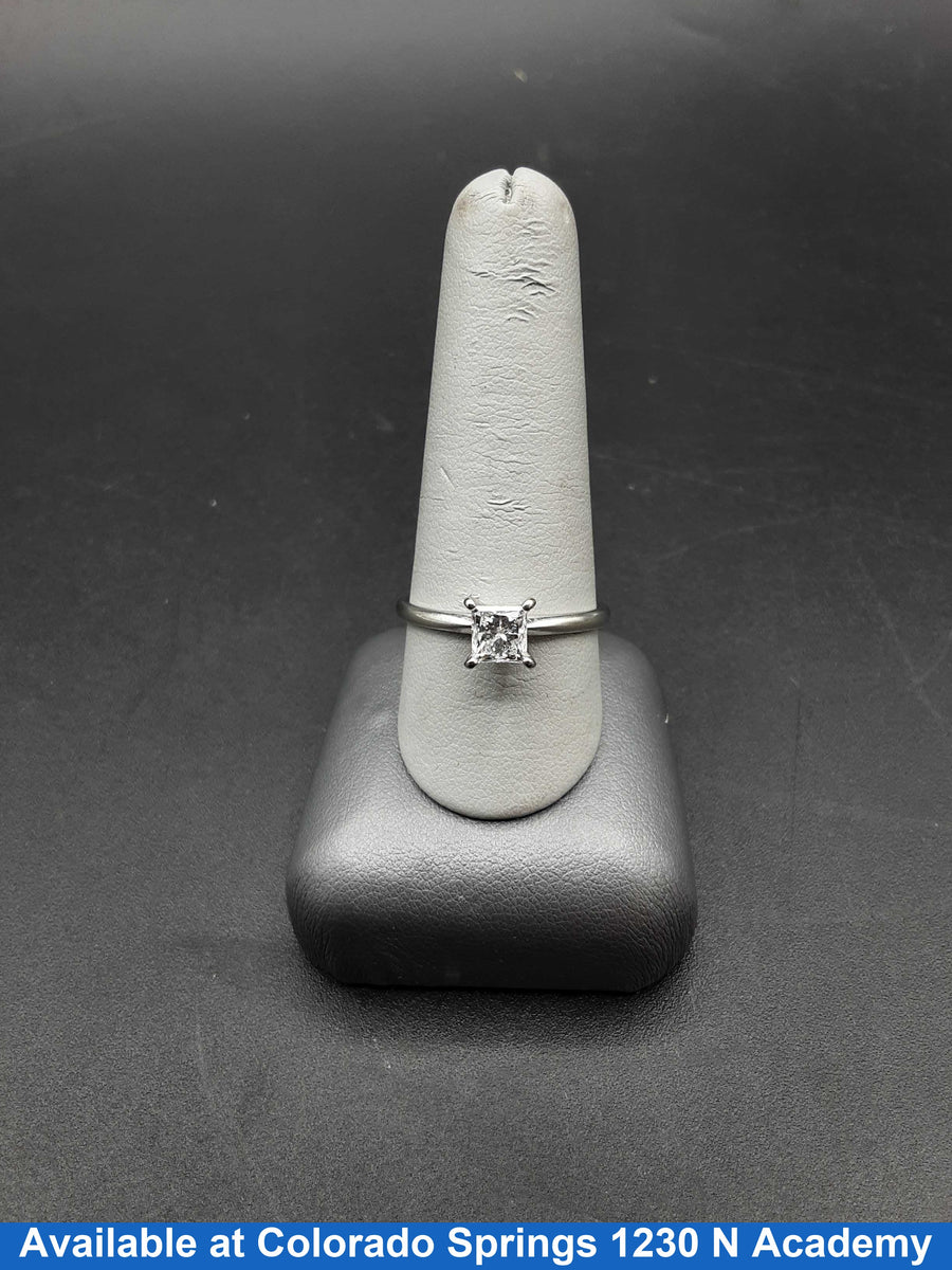 Women's Ring - Solitaire - White Gold 14k (.585) 2.5 grams Size 9