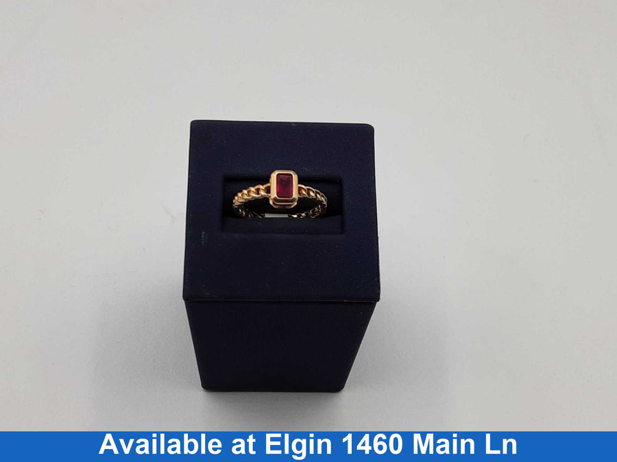 Women's Ring - Yellow Gold 14k (.585) 2 grams Size 8