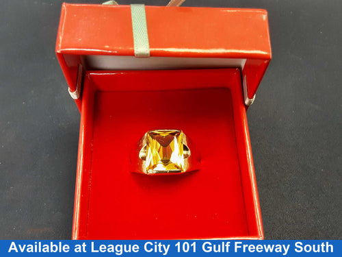 Women's Ring - Solitaire - Yellow Gold 10k (.417) 5.4 grams Size 9.5