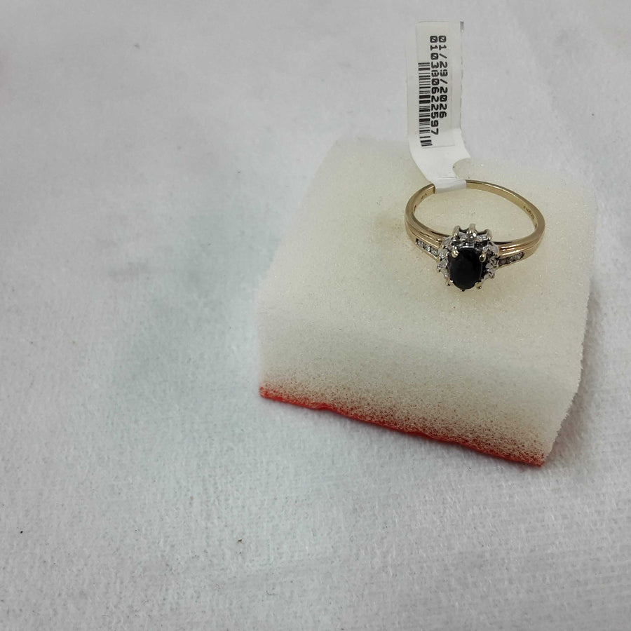 Women's Ring - Yellow Gold 10k (.417) 2.2 grams Size 7.5