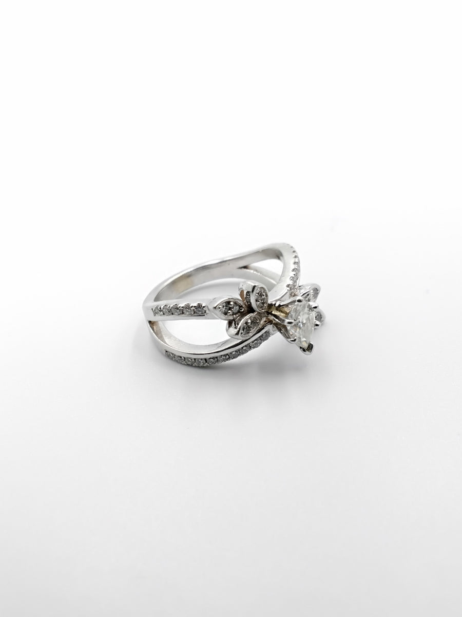 Women's Ring - White Gold 14k (.585) 6.3 grams Size 7