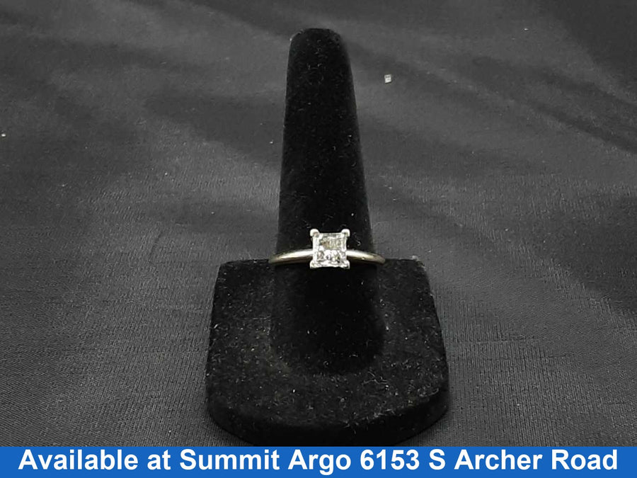 Women's Ring - Solitaire - White Gold 14k (.585) 2.5 grams Size 7