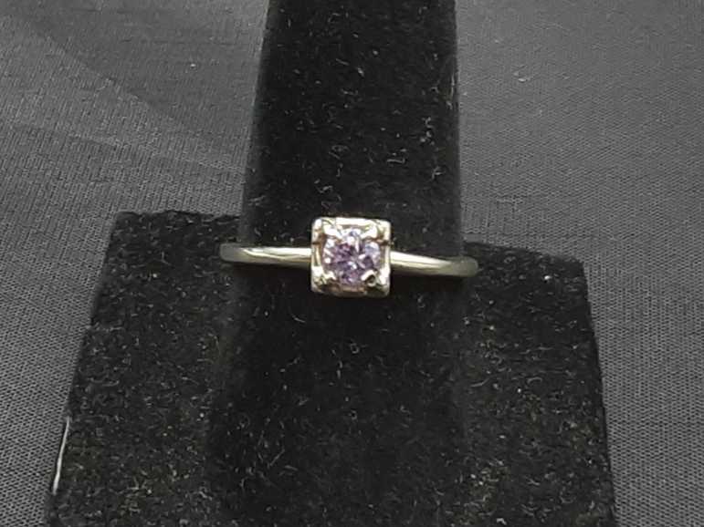 Women's Ring - Solitaire - White Gold 14k (.585) 2 grams Size 6.5