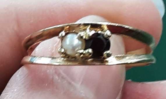 Women's Ring - Solitaire - Yellow Gold 10k (.417) 2.1 grams Size 7.5