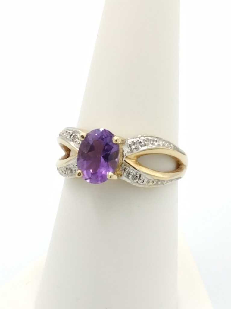 Women's Ring - Yellow Gold 10k (.417) 3.2 grams Size 8