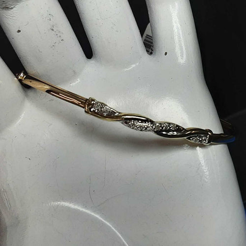 Bangle Bracelet - Yellow Gold 10k (.417) 3.6 grams 8 inch