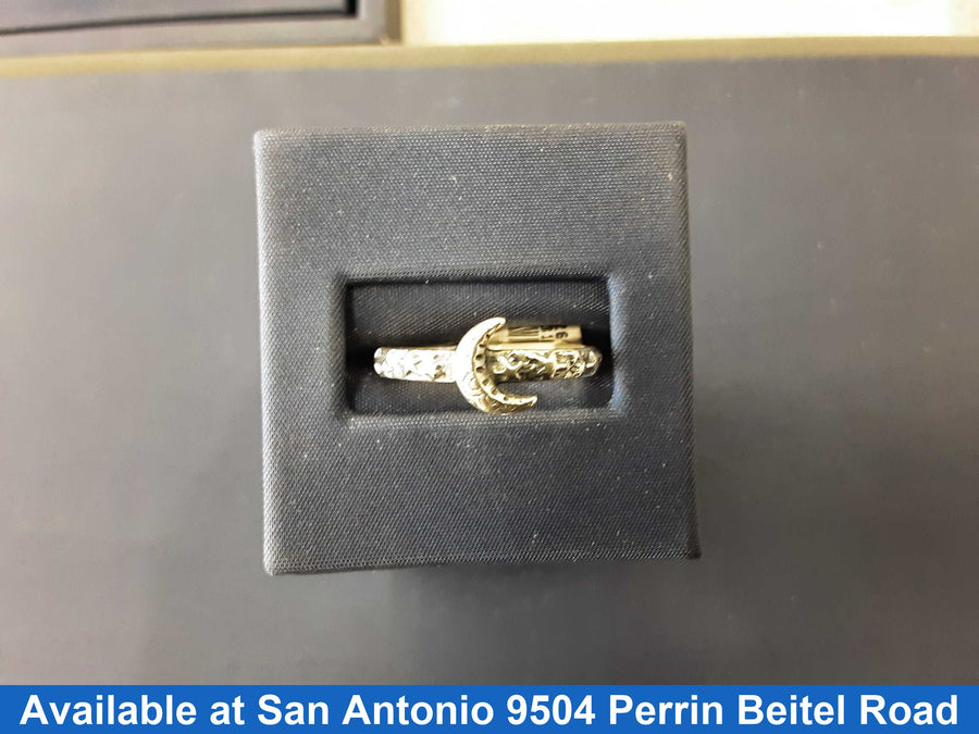 Women's Ring - Silver 3.3 grams Size 8.5