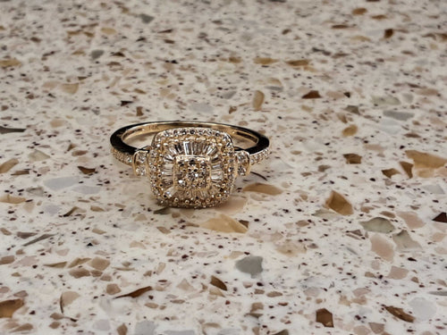 Women's Ring - Yellow Gold 14k (.585) 2.3 grams Size 7.5