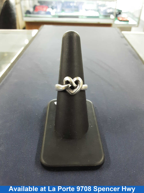 Women's Ring - Silver 5.8 grams Size 7