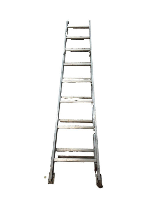 Werner D7162 Gray Extension Ladder