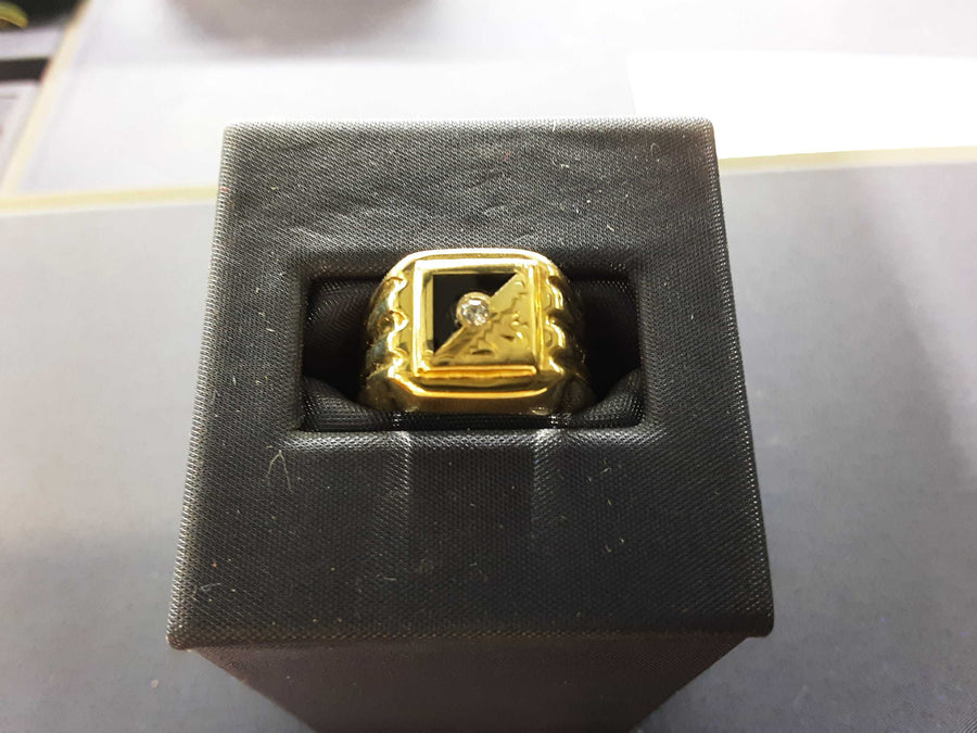 Men's Ring - Yellow Gold 10k (.417) 3.5 grams Size 9.5