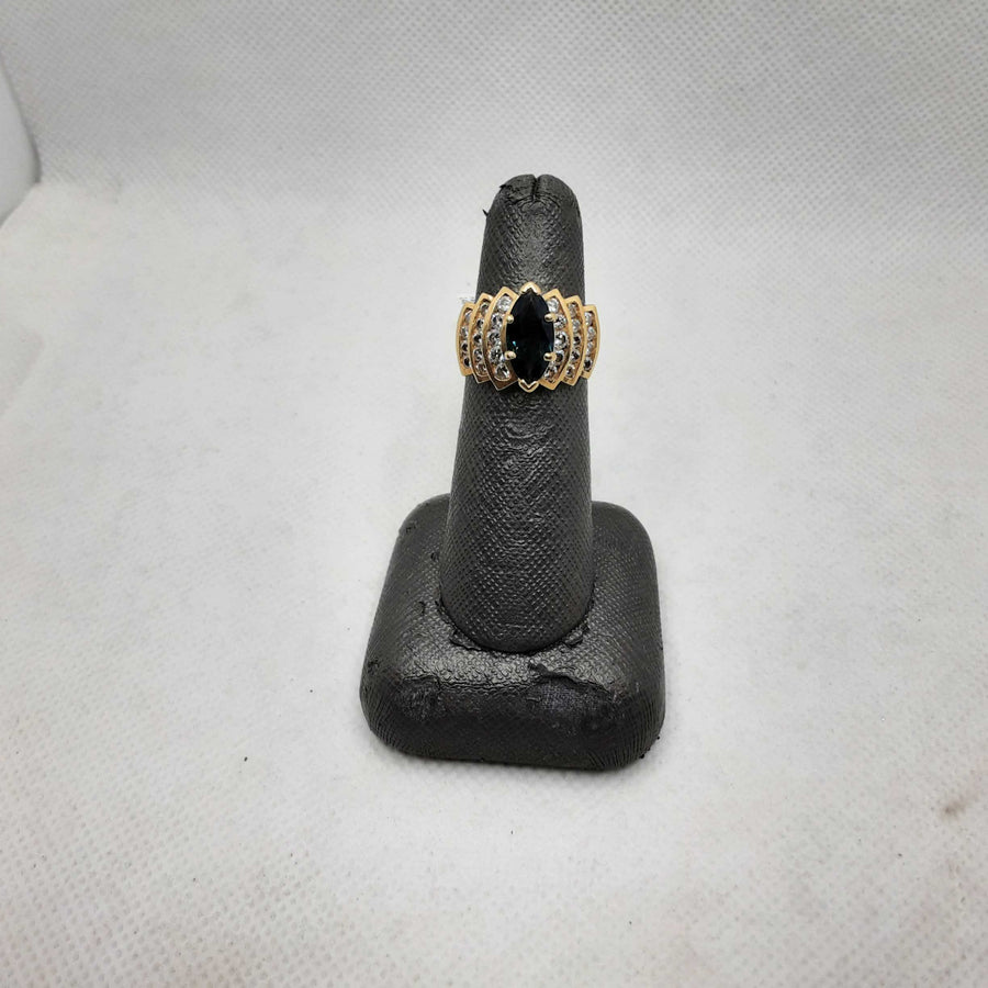 Ring - Wedding Set - Yellow Gold 14k (.585) 8.4 grams Size 5.5