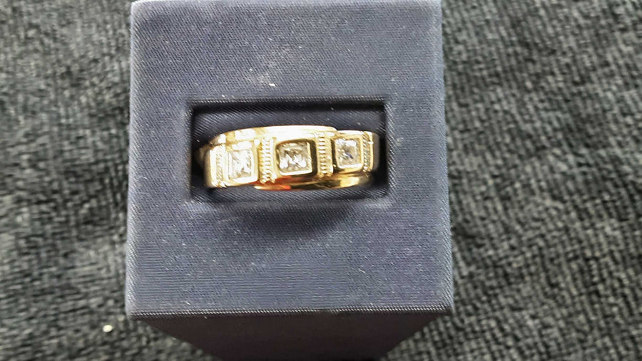Men's Ring - Yellow Gold 10k (.417) 3.7 grams Size 10