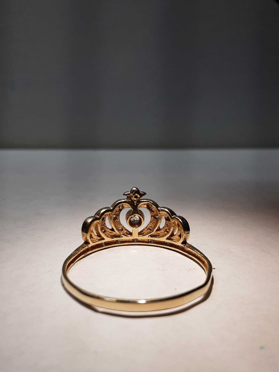 Women's Ring - Yellow Gold 10k (.417) 2.7 grams Size 12