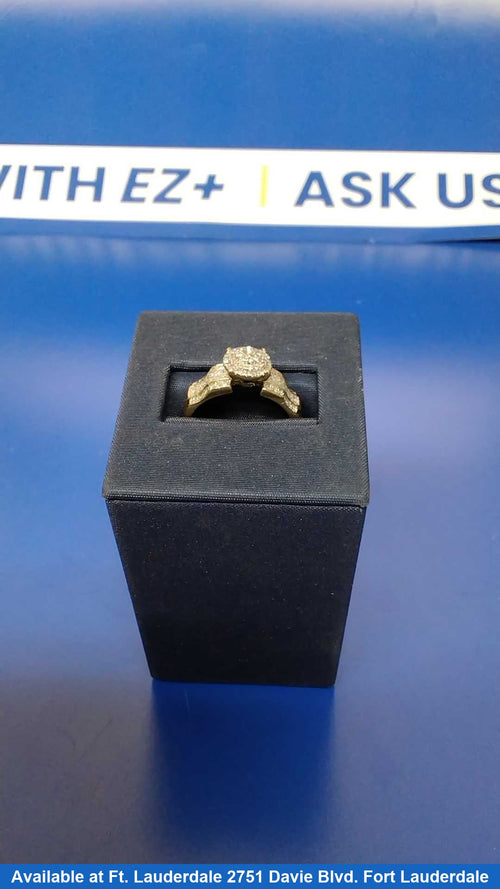 Women's Ring - Yellow Gold 10k (.417) 2.8 grams Size 7.5