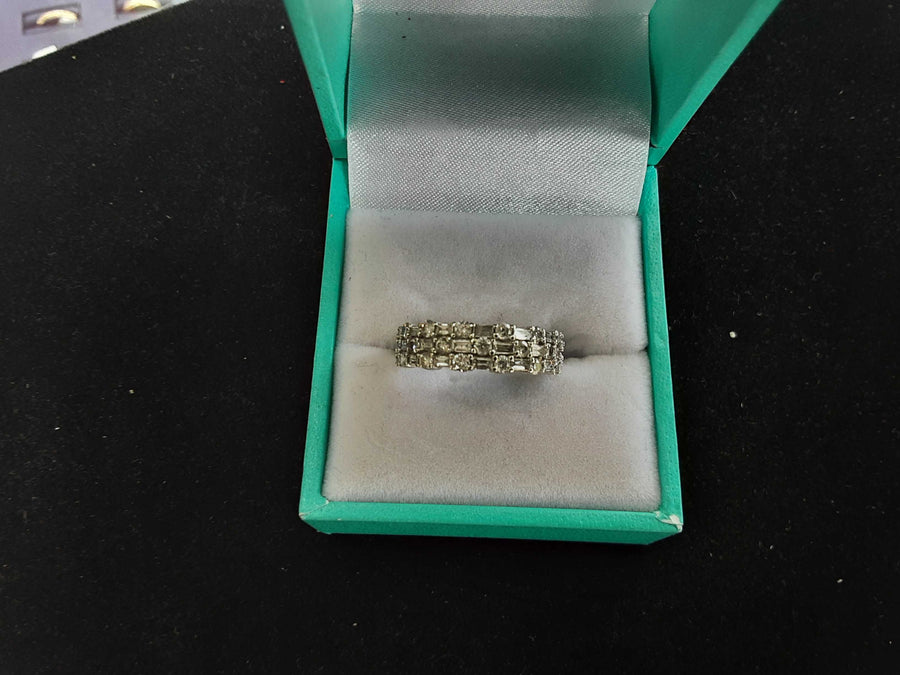 Ring - Wedding Band - White Gold 10k (.417) 3.6 grams Size 7