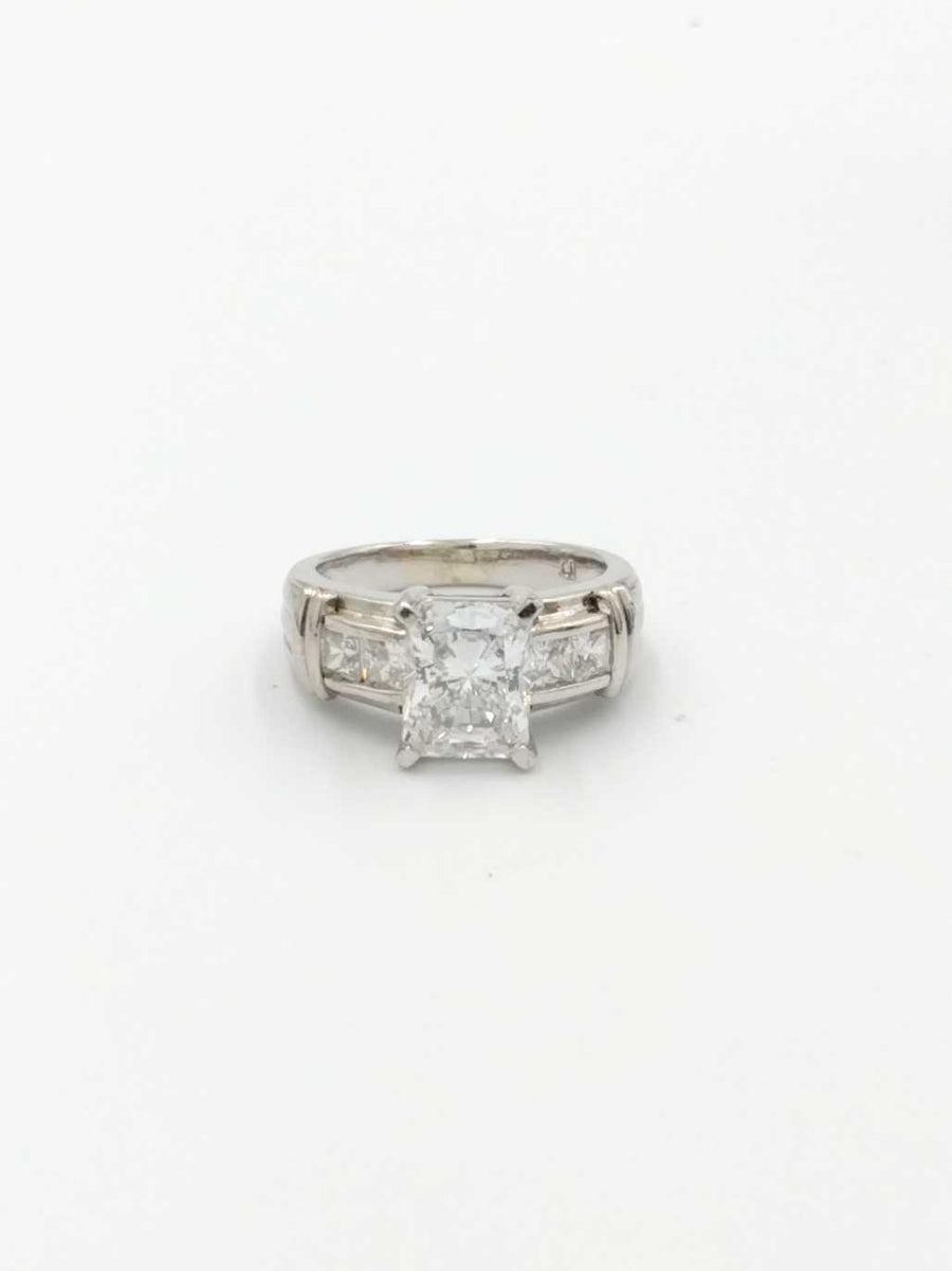 Women's Ring - White Gold 14k (.585) 7 grams Size 7