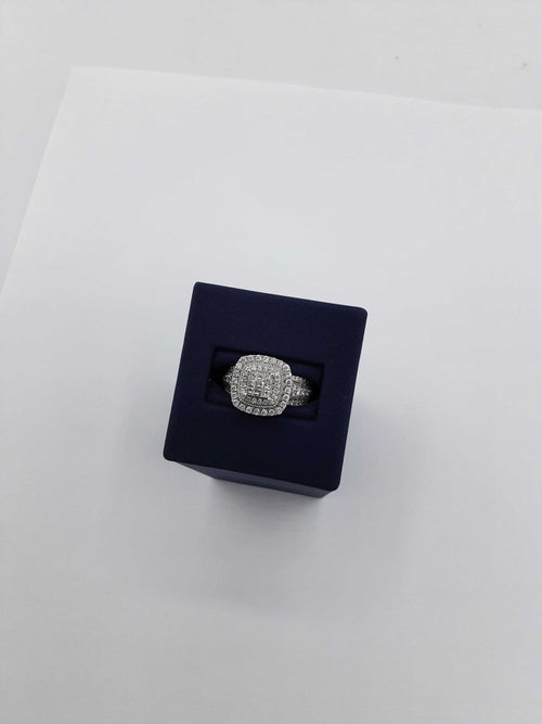 Women's Ring - White Gold 10k (.417) 4.7 grams Size 8