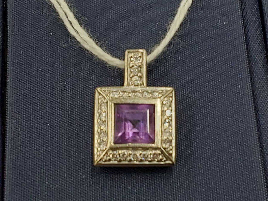 Diamond Pendant - White Gold 10k (.417) 2.7 grams