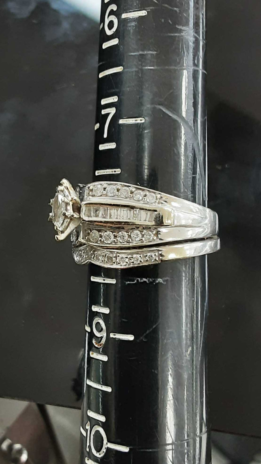 Women's Ring - White Gold 14k (.585) 9.2 grams Size 8