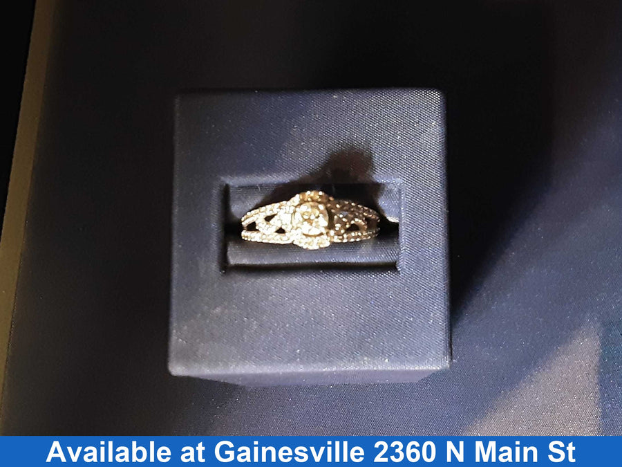 Women's Ring - White Gold 10k (.417) 3 grams Size 8