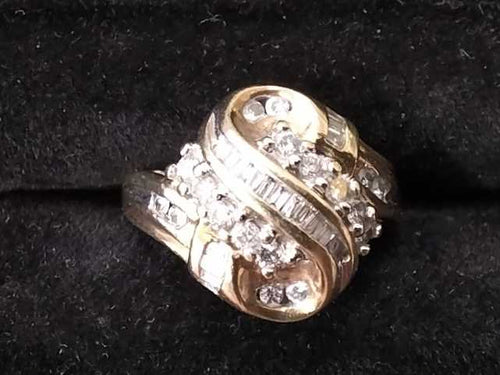 Women's Ring - Yellow Gold 10k (.417) 4.6 grams Size 7.5