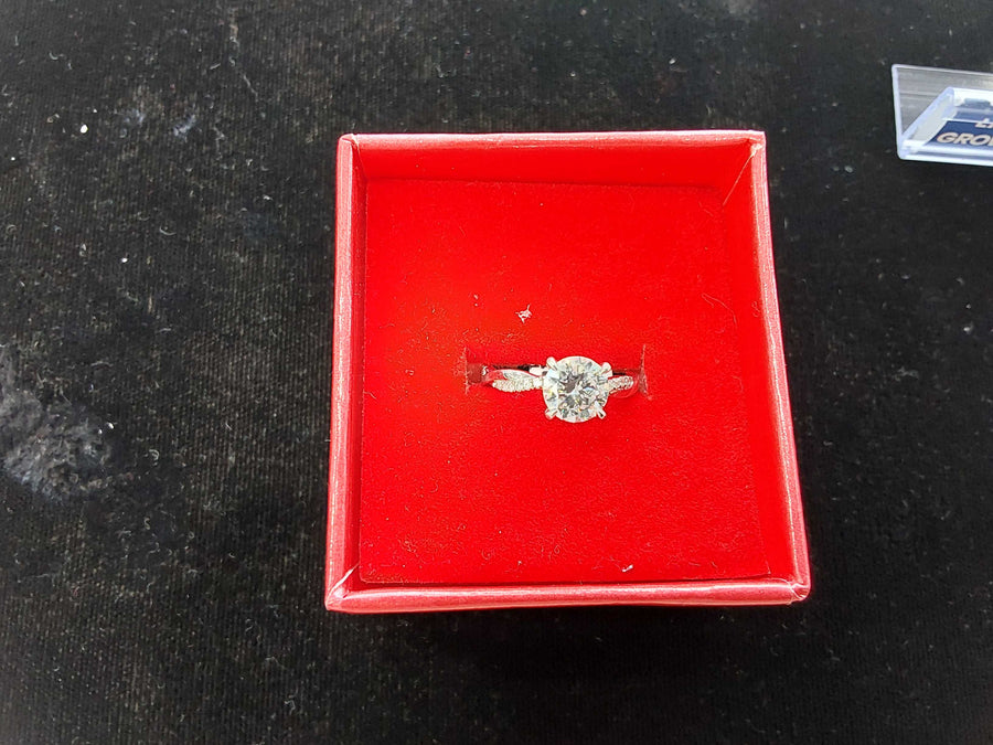 Women's Ring - Solitaire - White Gold 10k (.417) 1.5 grams Size 9