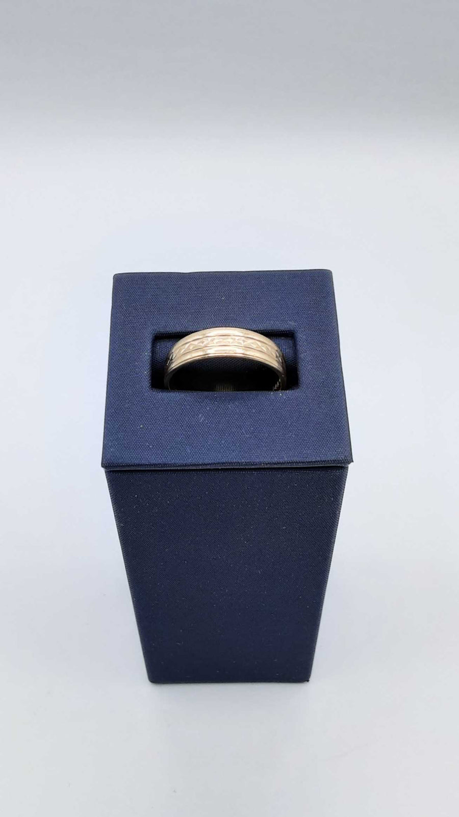 Ring - Wedding Band - Yellow Gold 14k (.585) 3.8 grams Size 8