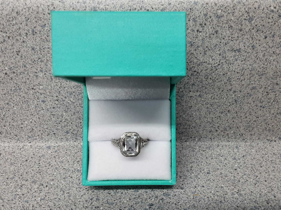 Women's Ring - White Gold 14k (.585) 2 grams Size 8.5