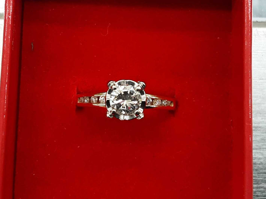 Women's Ring - Solitaire - Yellow Gold 14k (.585) 3.5 grams Size 7
