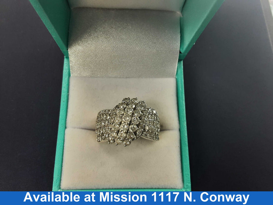 Women's Ring - White Gold 10k (.417) 6 grams Size 7.5