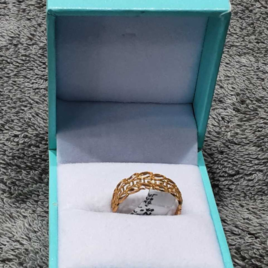 Women's Ring - Yellow Gold 22k (.917) 1.2 grams Size 7